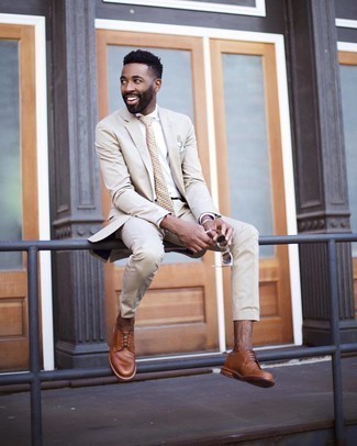 Wie weißes Businesshemd mit rotbrauner Leder Derby Schuhe zu kombinieren – 376 Herren Outfits