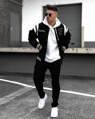 Weißen Pullover mit einem Kapuze kombinieren – 426 Herren Outfits