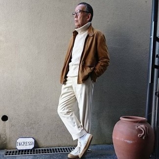 60 Jährige: Weißen Strick Pullover kombinieren – 3 Herren Outfits