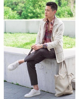 Weiße Ledertaschen kombinieren – 12 Smart-Casual Frühling Herren Outfits