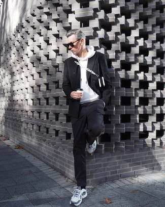 Weiße Ledertaschen kombinieren – 12 Smart-Casual Frühling Herren Outfits