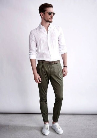 Weißes Leinen Langarmhemd kombinieren – 190 Herren Outfits