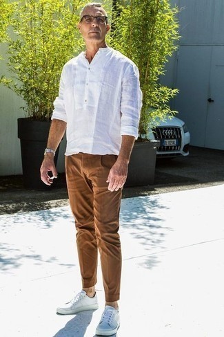 Weißes Leinen Langarmhemd kombinieren – 190 Herren Outfits