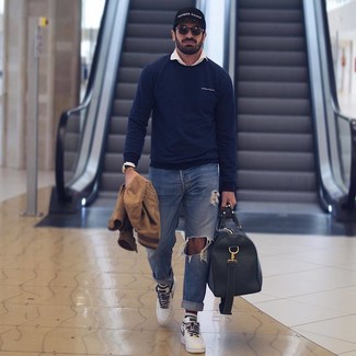 Wie weißes Langarmhemd mit weißer und roter Leder niedriger Sneakers zu kombinieren – 349 Herren Outfits