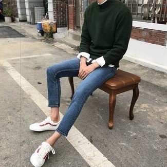 Wie weißes Langarmhemd mit weißer und roter Leder niedriger Sneakers zu kombinieren – 349 Herren Outfits