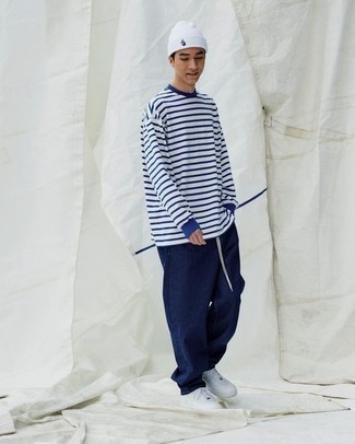 Welche niedrige Sneakers mit weißen Langarmshirt zu tragen – 94 Frühling Herren Outfits