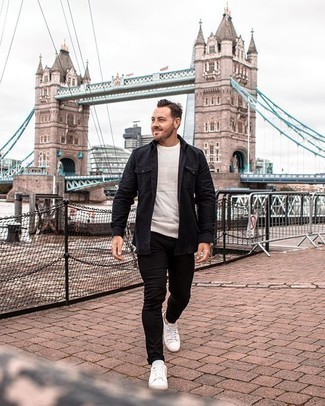 Welche niedrige Sneakers mit weißen Langarmshirt zu tragen – 94 Frühling Herren Outfits