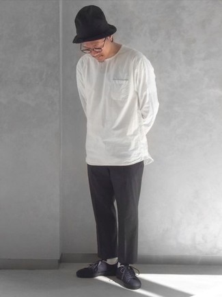 Welche niedrige Sneakers mit weißen Langarmshirt zu tragen – 280 Herren Outfits