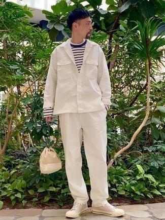 Welche niedrige Sneakers mit weißen Langarmshirt zu tragen – 94 Frühling Herren Outfits