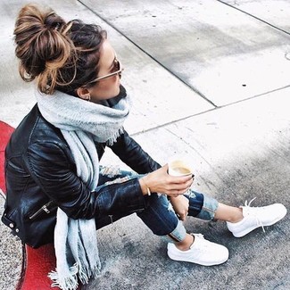 Welche Bikerjacken mit weißer niedriger Sneakers zu tragen – 84 Damen Outfits