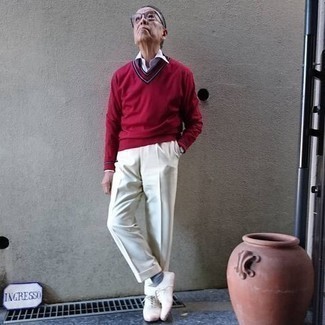60 Jährige: Welche Businesshemden mit weißer niedriger Sneakers zu tragen – 28 Herren Outfits