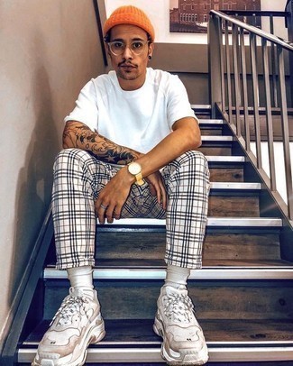 Weiße Chinohose mit Schottenmuster kombinieren – 10 Herren Outfits