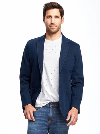 Weißes bedrucktes T-Shirt mit einem Rundhalsausschnitt kombinieren – 1252+ Herren Outfits