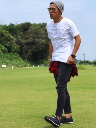 Weißes bedrucktes T-Shirt mit einem Rundhalsausschnitt kombinieren – 1252+ Herren Outfits