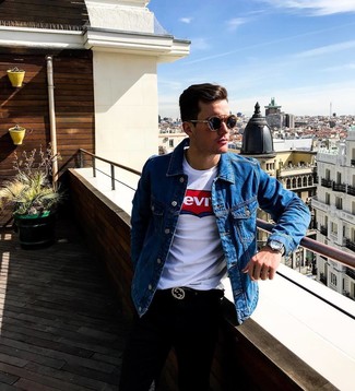 Weißes bedrucktes T-Shirt mit einem Rundhalsausschnitt kombinieren – 1252+ Herren Outfits