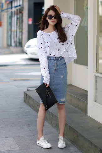 30 Jährige: Wie weiße Turnschuhe mit Jeansrockes zu kombinieren – 4 Damen Outfits warm Wetter