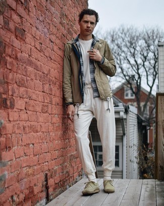 Weiße Jogginghose kombinieren – 9 Herbst Herren Outfits