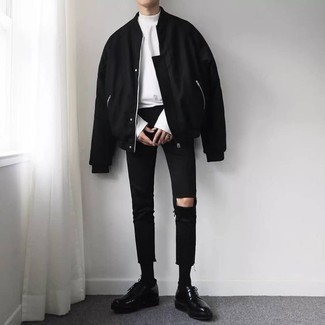 Wie weißen Rollkragenpullover mit schwarzer enger Jeans zu kombinieren – 34 Herren Outfits
