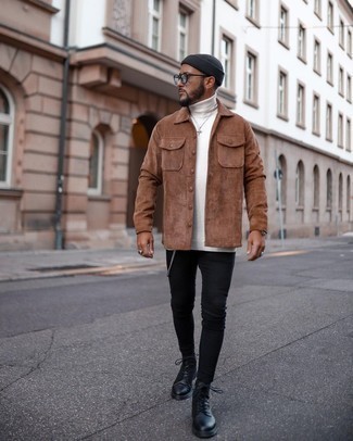 Wie weißen Rollkragenpullover mit schwarzer enger Jeans zu kombinieren – 34 Herren Outfits