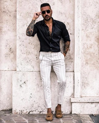 Weiße vertikal gestreifte Chinohose kombinieren – 89 Herren Outfits