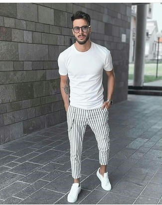 Weiße vertikal gestreifte Chinohose kombinieren – 89 Herren Outfits