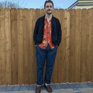 Gelbes Kurzarmhemd mit Blumenmuster kombinieren – 20 Herren Outfits