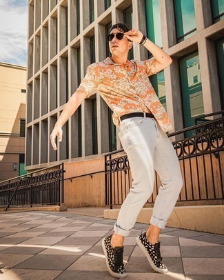 Gelbes Kurzarmhemd mit Blumenmuster kombinieren – 20 Herren Outfits