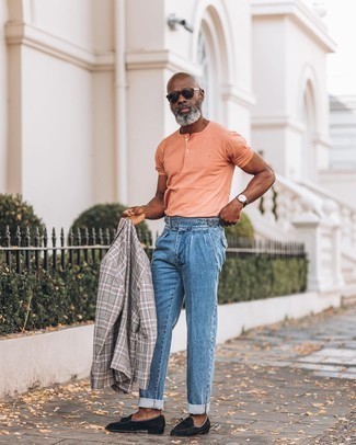 Gelbes T-shirt mit einer Knopfleiste kombinieren – 12 Herren Outfits