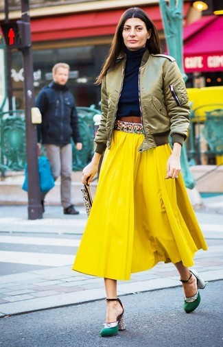 Gelben Midirock mit Falten kombinieren – 39 Damen Outfits