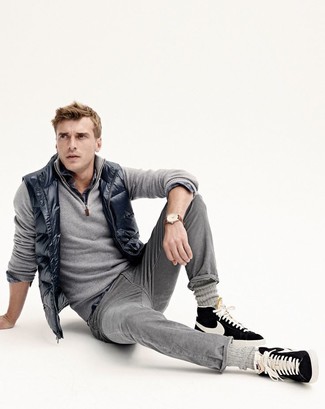 Wie Pullover mit einem Reißverschluss am Kragen mit Chinohose zu kombinieren – 152 Herren Outfits