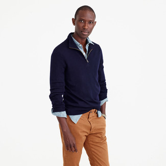 Wie Pullover mit einem Reißverschluss am Kragen mit Chinohose zu kombinieren – 152 Herren Outfits