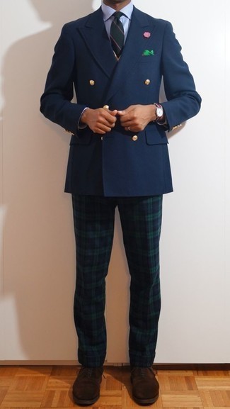 Dunkeltürkise horizontal gestreifte Krawatte kombinieren – 151 Herren Outfits: Kombinieren Sie ein dunkelblaues Zweireiher-Sakko mit einer dunkeltürkisen horizontal gestreiften Krawatte für eine klassischen und verfeinerte Silhouette. Dieses Outfit passt hervorragend zusammen mit dunkelbraunen Wildleder Oxford Schuhen.