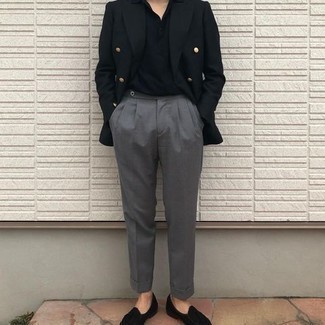Wie Slipper mit Polohemdes zu kombinieren – 38 Elegante Herren Outfits warm Wetter: Entscheiden Sie sich für ein Polohemd und eine graue Anzughose für Ihren Bürojob. Fühlen Sie sich ideenreich? Komplettieren Sie Ihr Outfit mit Slippern.