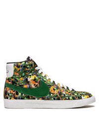 mehrfarbige hohe Sneakers aus Segeltuch mit Blumenmuster von Nike