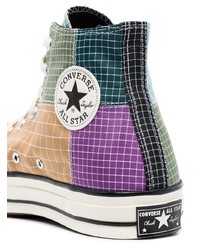 mehrfarbige hohe Sneakers aus Segeltuch mit Karomuster von Converse