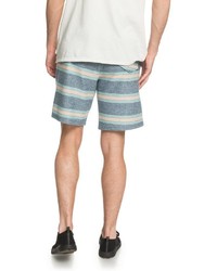 mehrfarbige horizontal gestreifte Shorts von Quiksilver