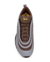 mehrfarbige Sportschuhe von Nike