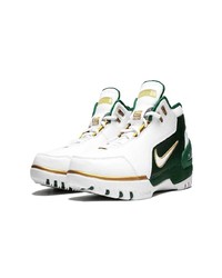 mehrfarbige Sportschuhe von Nike