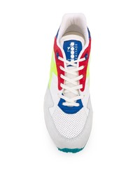 mehrfarbige Sportschuhe von Diadora