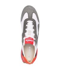 mehrfarbige Sportschuhe von Diadora