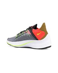 mehrfarbige Sportschuhe von Nike