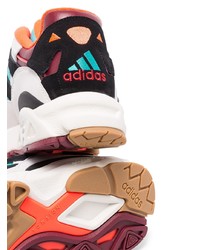 mehrfarbige Sportschuhe von adidas