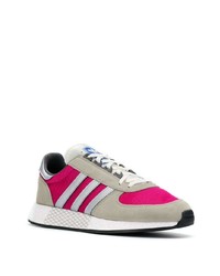 mehrfarbige Sportschuhe von adidas