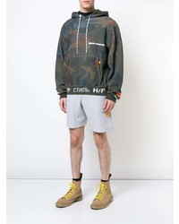 mehrfarbiger Camouflage Pullover mit einem Kapuze von Heron Preston