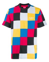 mehrfarbiges T-Shirt mit einem Rundhalsausschnitt mit Flicken