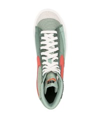mintgrüne hohe Sneakers aus Segeltuch von Nike