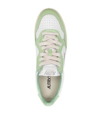 mintgrüne Leder niedrige Sneakers von AUTRY