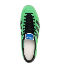mintgrüne niedrige Sneakers von adidas