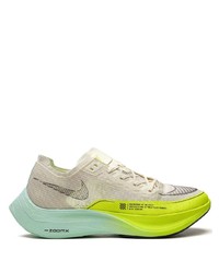 mintgrüne niedrige Sneakers von Nike