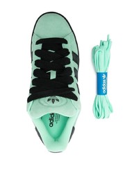 mintgrüne niedrige Sneakers von adidas